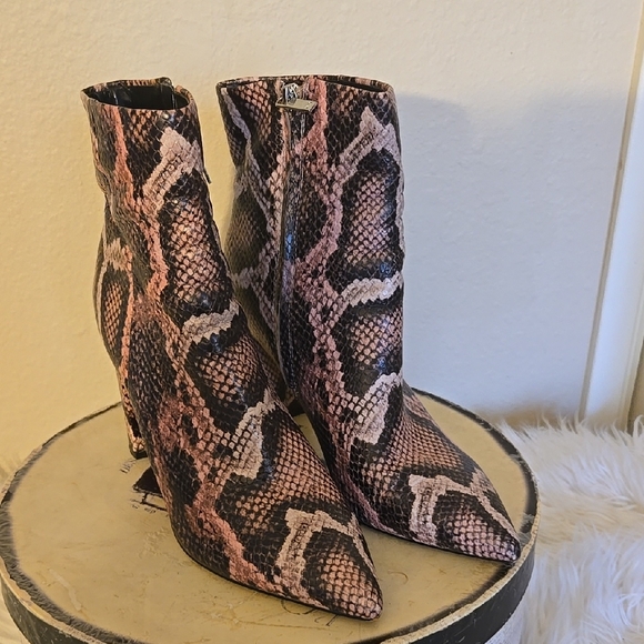 Pink and Black Ankle Booties with Chunky Heel - Picture 4 of 11